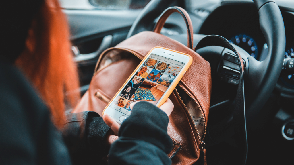 Simple and Convenient Online Booking System| Premier Minicabs